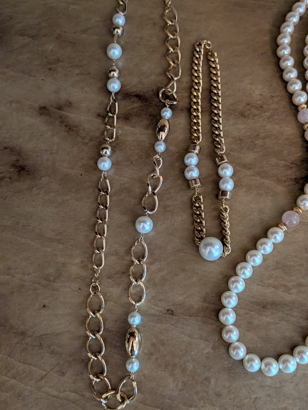 Vintage Set Of Four Costume Pearl Necklaces And Chokers - Picture 2 of 7